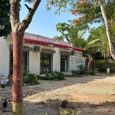 Zanzllywood Hotel And Apartments Marumbi Exterior photo