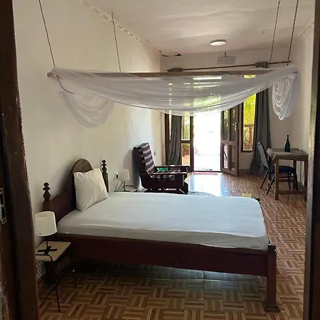 Zanzllywood Hotel And Apartments Marumbi Exterior photo